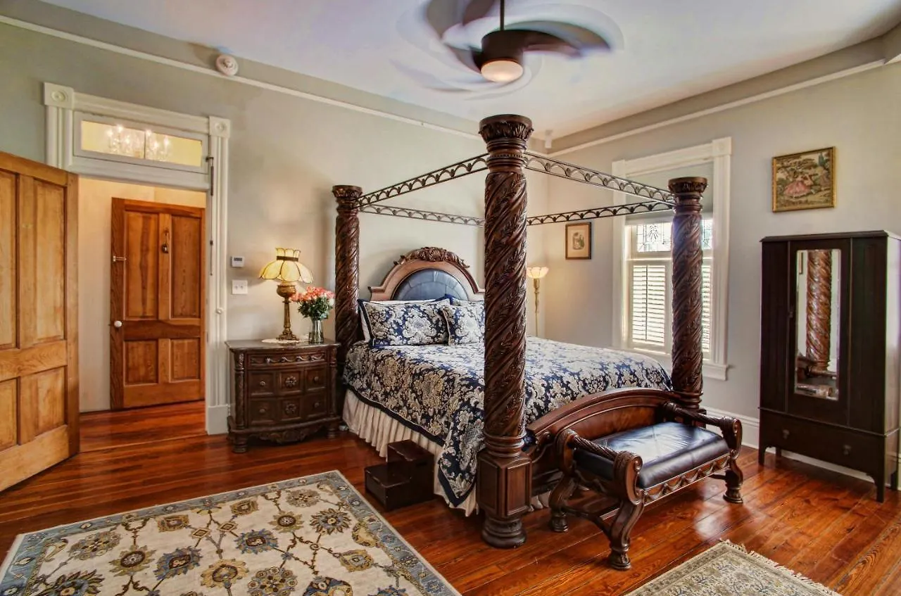 Bed & Breakfast Mcmillan Inn Savannah