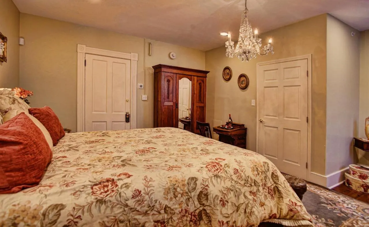 Bed & Breakfast Mcmillan Inn Savannah