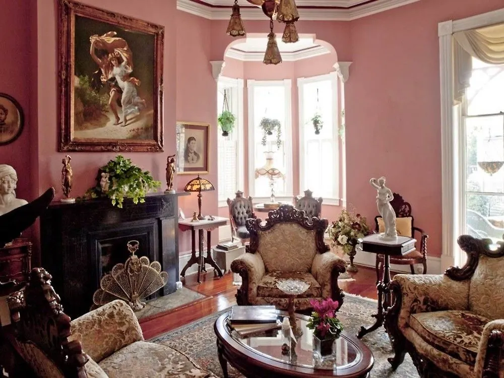 Mcmillan Inn Savannah Bed & Breakfast
